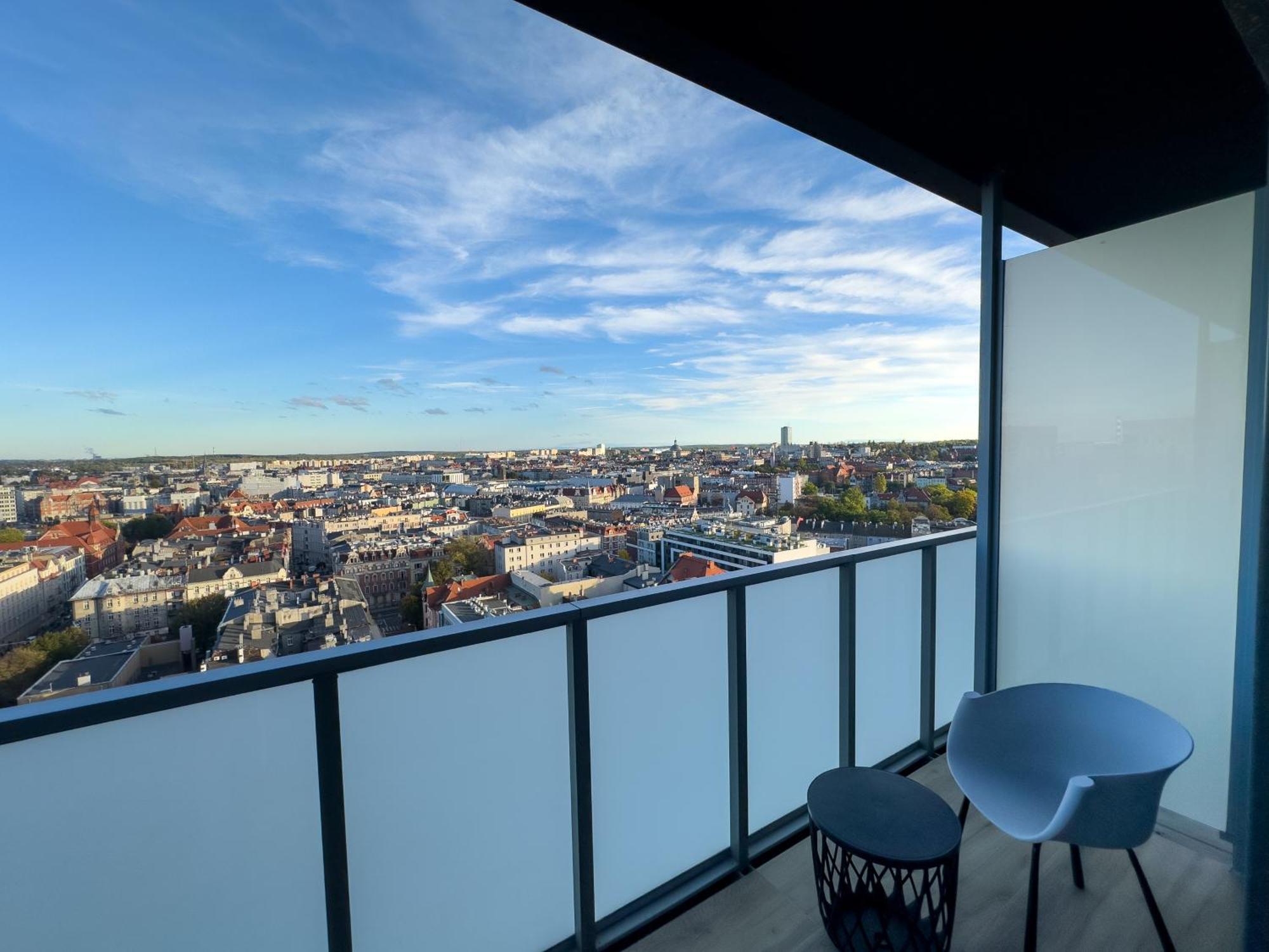 Апартаменти Urban Global Skyline Rafael Centrum , 17th Floor No 22, Free Garage, Self Check-in *