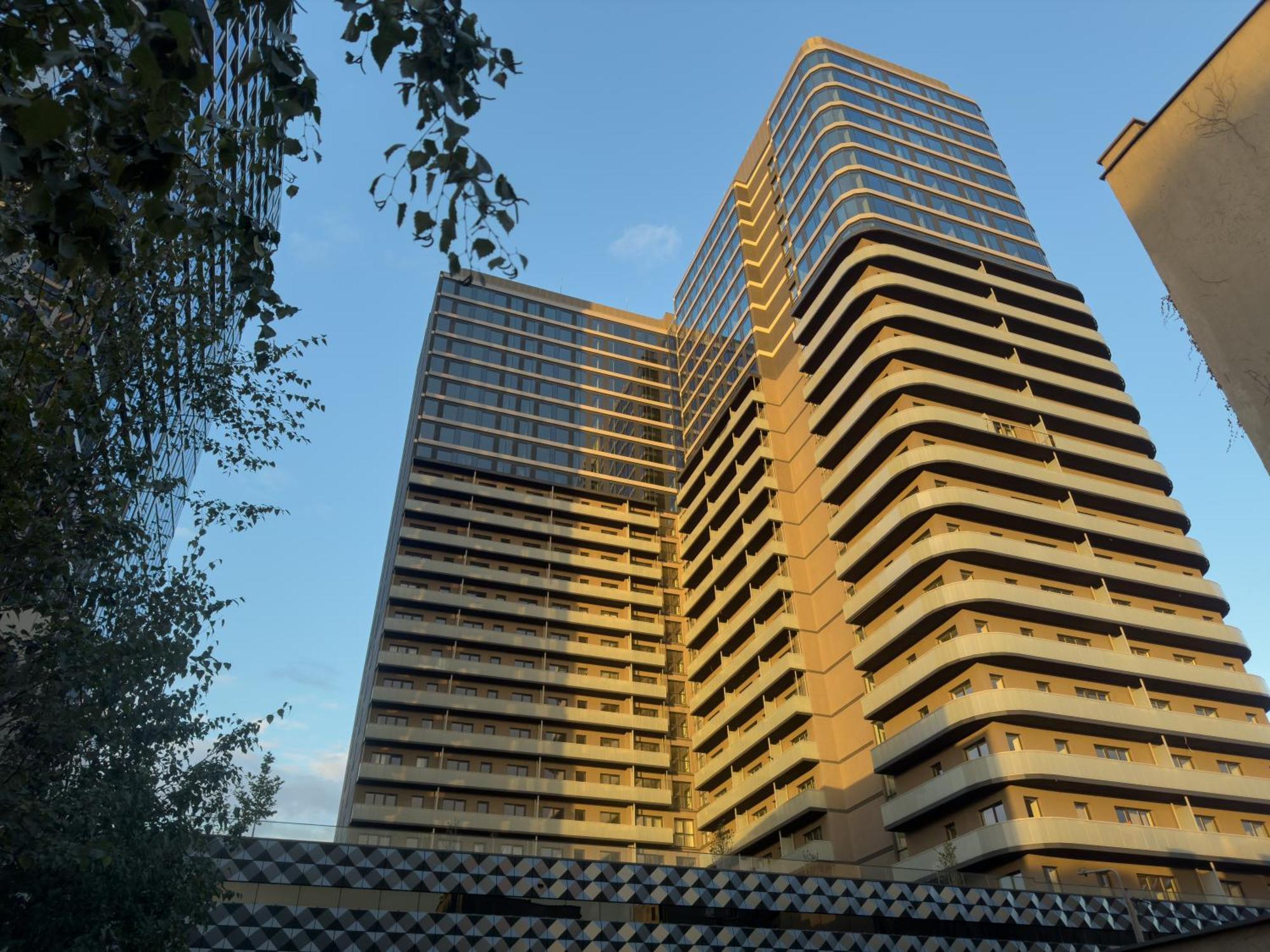Апартаменти Urban Global Skyline Rafael Centrum , 17th Floor No 22, Free Garage, Self Check-in *